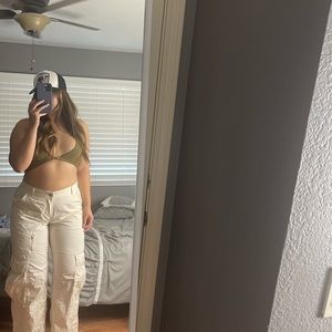 Bdg cargo pants. Worn once no flaws, no discoloration.